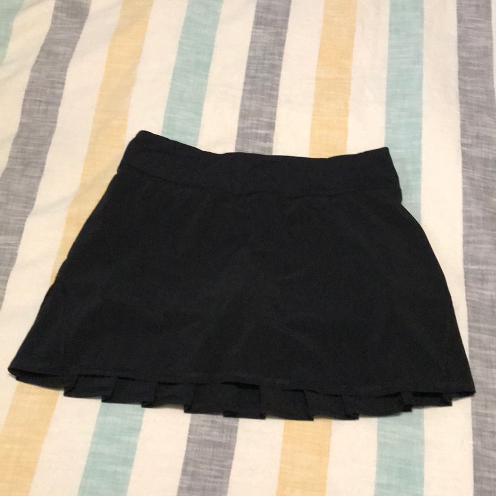 Lululemon Pace Setter Skirt. Black size 6 tall